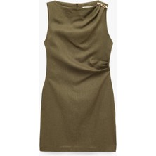 Koton Keten Karışımlı Slim Fit Drapeli Yuvarlak Yaka Metal Aksesuarlı Kolsuz Mini Elbise