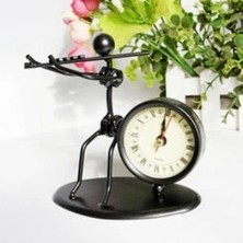 SUME Metal Adam Yan Flüt Çalan Masa Saati Dikey Şekil Dekoratif Özelliklerle Ev Ofis İçin