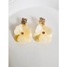 Devi Fashion Akrilik Çiçek Gold Küpe 6 cm