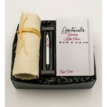 As Gift Kanvas Bez Çanta & Öğretmenler Gününe Özel Tasarımlı Kişiye Özel Isim Soyisimli Beyaz Defter & Isim Soyisimli Beyaz Tükenmez Kalem Hediye Seti