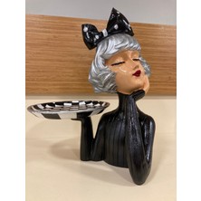 Plus Home Dekoratif El Işçiliği El Boyama Damalı Tepsili Kız Model Renk Siyah Gümüş Yükseklik 32 cm Tepsi Çapı 17 cm