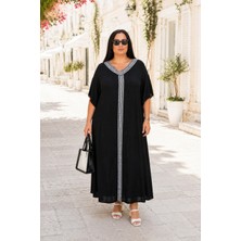 XCEDY Cedy Denım - Büyük Beden Kadın V Yaka Nakış Detaylı Oversize Rahat Kesim Günlük Yazlık Maxi Elbise O3023