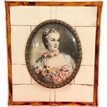 TT 14 cm  x 12 cm Ölçülerinde Fransız Baga ve Kemikten Çerçeveli Duvar Süsü
