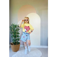 Superbaby Kız Çocuk Hello Kitty Temalı Ikili Takım - Krem Nakışlı Tişört ve Aksesuarlı Denim Şort Etek Kombini