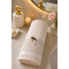 Premium Fransız Güpür Dantelli 4’lü Pamuk Havlu Seti (2 Pembe & 2 Beyaz) 50X90