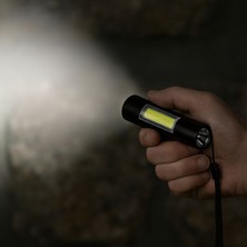 Hereveoyuncak Kutulu Mini El Feneri – Taşınabilir LED Kamp ve Acil Durum El Lambası Plastikk Gövde
