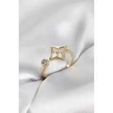 Gold Renk Köşeli Yonca Model Zirkon Taşlı Kadın Yüzük 5886 - HS2356-9260