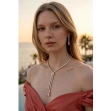 Xuping Jewelry Gosessa Pembe Taşlı Uzun Küpe & Kolye Seti – Altın Renk Zirkon Taşlı Şık Kadın Takı Seti