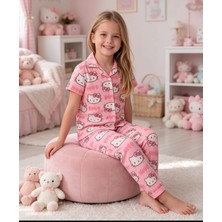 Nice İç Giyim Hello Kitty Temalı İnce Milan Kumaş Pembe Gömlek  Yaka Düğmeli Kısa Kol Baharlık Kız Çocuk Pijama Takım Mevsimlik