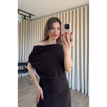 Sue Store Acı Kahve Asimetrik Kesim Kayık Yaka Elbise