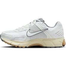 Nike Zoom Vomero 5 (Dar Kalıptır 1 Beden Büyük Alınız)