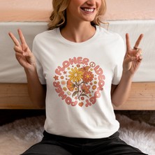 Ontunew Flower Power Ideology Baskılı Retro Vintage Standart Kalıp Bisiklet Yaka Pamuklu Kadın Tshırt