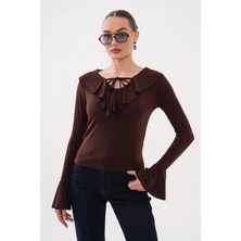 Mega Life Yakası ve Kol Ağzı Volanlı Sandy Bluz