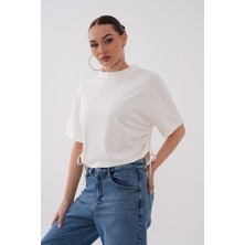 Mega Life Yandan Ip Büzgülü Kristal T-Shirt