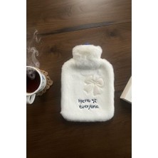 Buffer Hello Everyone Yazılı Kurdeleli Beyaz Peluş Su Torbası, 1 Litre, Yumuşak Kılıf, Uzun Süre Tutan Termal