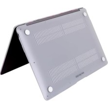 MacBook Pro 13 Inç M1-M2 Kılıf (A2338 / A2251 / A1708) – Sert Plastik Desenli Kapak, Mat Flu Yüzey, Parmak Izi Tutmaz, Sararmaya Dayanıklı Mor