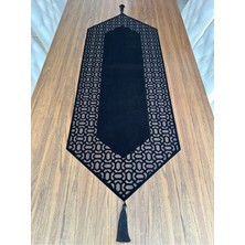 Nurhan Home Collection Trendy Modeli Siyah Renk Kadife Kumaş Altı Siyah Tüllü Masa Örtüsü Runner