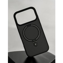 17 Pro Max ile Uyumlu Standlı Manyetik Özellikli Premium Carbon Yüzey Telefon Kılıfı