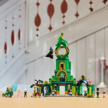 Wicked Emerald City’ye Hoş Geldiniz 75684-9 Yaş ve Üzeri Çocuklar Için Kule Modeli, Glinda ve Elphaba Mini Bebekleri Içeren Yaratıcı Oyuncak Yapım Seti (945 Parça)