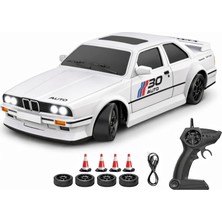 Giffy/oyuncak Bmww E30 Araba 4x4 Uzaktan Kumandalı Araba 2.4ghz Şarjlı LED Işıklı 15 Km Hız Araba (Beyaz)