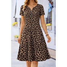 Defy Moda Kadın Kısa Kollu Yakası Fermuar Detaylı Leopar Desenli Midi Süprem Elbise