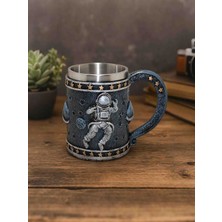 Wolawood 3D Astronot Tasarımlı Dekoratif Kupa Bardak – Uzay Temalı Premium Hediyelik Mug | Paslanmaz Çelik Iç Hazneli Özel Tasarım Kahve & Çay Kupası