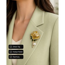 Herşey Nota Premium Hediye Gold Gül Tasarımlı Inci Detaylı Zirkon Taşlı Kadın Broşu