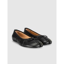 MonaMae Siyah Minimal Fiyonk Detaylı Babet