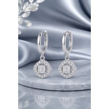 Lia Charm Zirkon Taşlı Paslanmaz Çelik Küpe - Baget Taşlı Kare Sarkıt Küpe