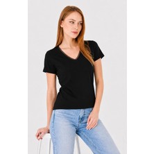 Sortie Collection Kadın V Yaka Tül Detaylı Pamuklu Basic Tişört Siyah