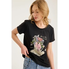 Home Store Çiçek Buketi Nakışlı Tshirt