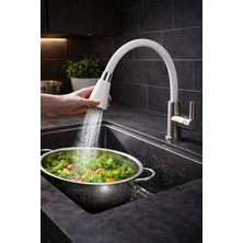 Tech Butiq Esnek Silikon Musluk Başlığı, Kıvrılabilir ve Oynar Başlıklı, Renkli Musluk Uzatma Aparatı, Mutfak ve Banyo Bataryaları Için Ayarlanabilir Su Yönlendirici 52 cm (Beyaz)