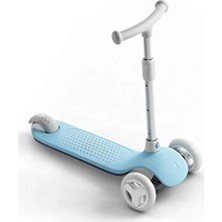 Mavi Renkli Scooter, Çocuklar Için Eğlenceli Taşıma Aracı