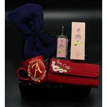 As Gift Kişiye Özel Kırmızı Cüzdan & Baskılı Kırmızı Kupa & Şal & Rebul Jasmine Sprey Kolonya Hediye Seti