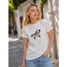 Meride Fashion Nakışlı At Figürlü Beyaz Kadın Tişört Günlük Outdoor Şık Bluz