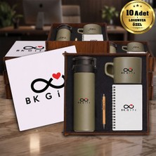 BK Gift Logonuza Özel 10 Adet Ahşap Kutulu Koyu Yeşil Kurumsal Hediye Seti – Cam Suluk, Seramik Fincan, Defter ve Kalemli Promosyon Seti