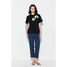 Gusto Çiçek Aplikeli Pamuk Tshirt - Siyah