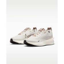 Nike Interact Run Women's Road Running Shoes (Dar Kalıptır 1 Beden Büyük Alınız)