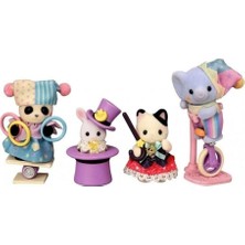 Adore Oyuncak 5844 Sylvanian Families Gösteri Zamanı Bebekleri Üçlüsü +3 Yaş
