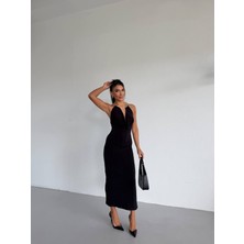 Aura Fashion Degaje Yaka Aksesuar Detaylı Midi Boy Elbise