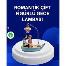 Romantik Sandal Üzerinde Çift Figürü LED Gece Lambası Masa Dekoru - 2352-9221