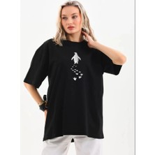 Kadın T-Shirt Penguen Baskılı Bisiklet Yaka Kısa Kol Yazlık Tişört - Siyah