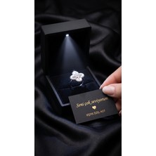 Livora Jewelry Işıklı Hediye Kutulu Orijinal 925 Ayar Gümüş Sedef Taşlı Şans Yoncası Kuzey Yıldızı Kadın Yüzük