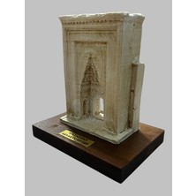 Anatolia Museum Sultanhan Taç Kapısı