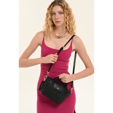 Pierre Cardin 05PC26Y10619-P Kabartma Desenli Ayarlanabilir Askılı Suni Deri Omuz Çantası
