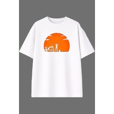 Vsrn Manzara Motorcu Tasarım Ön Baskılı Beyaz Oversize T Shirt