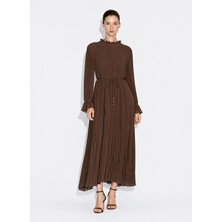 Mizalle Kahverengi Kadın Bisiklet Yaka Fit Elbise M2MZ1030120384