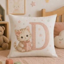 Kadorex Design Sevimli Kedicik Harfli Bebek Odası Kırlent Dekoratif Kılıfı (40 x 40) cm (D) Harfı