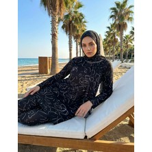 Qymos Prive Qymos Prıve Batik Desenli Güneş Geçiren & Bronzlaştıran Hava Geçirgen Bone ve Eşarplı Tesettür Mayo