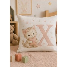 Kadorex Design Sevimli Kedicik Harfli Bebek Odası Kırlent Dekoratif Kılıfı (40 x 40) cm (X) Harfı